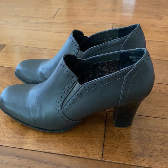 Rialto Nora Grey Slip-On Shoes Chunky Heels women’s size 8.5 - Picture 2 of 5